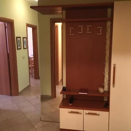 Rruga Kostandin Kristoforidhi, 9 Kateshet Apartment *